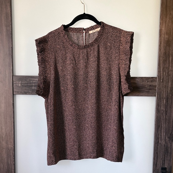 Les Serein Tops - Textured Ruffle Sleeve Blouse in Brown and Black